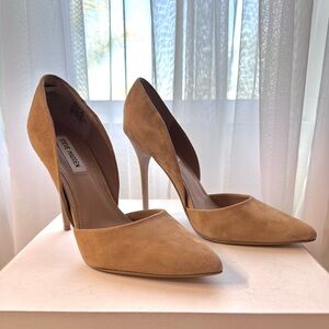 Steve Madden Varciity Tan Suede Heels